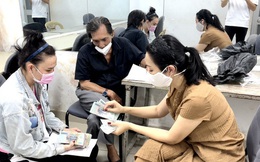 Kim Chi trao tiền cho vợ chồng Thương Tín: Họ là cha mẹ ruột, sẽ có trách nhiệm với con