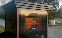 Nga: Đây là ngôi mộ đầu tiên lắp TV để chiếu video về người đã khuất