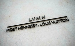 SỐC: LVMH - tập đoàn sở hữu Louis Vuitton bị cáo buộc thuê gián điệp theo dõi người khác