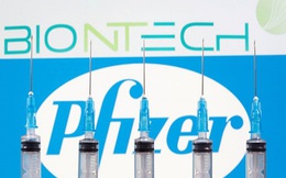 Pfizer, BioNTech tuyên bố có thể trung hòa Omicron với 3 liều vaccine