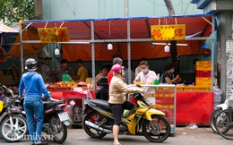 Độc đáo "bánh lựu cầu duyên" truyền thống của người Hoa ở Sài Gòn: Chỉ bán duy nhất một lần trong năm, 4 người phụ làm hơn 1.000 cái mà bán sạch trong 1 tiếng