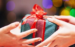 Nhà giàu biếu nhau cái gì dịp Tết?