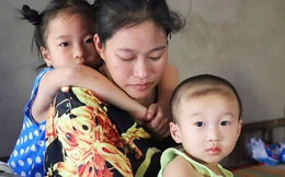 Chồng bỏ, người mẹ trẻ ôm 2 con khờ cầu cứu: "Em chỉ ước con mình được chữa bệnh"
