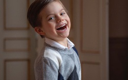 Hoàng gia Thụy Điển chia sẻ hình ảnh dịp sinh nhật 5 tuổi con trai Thái tử, ai cũng phải xuýt xoa vì thần thái hơn người của những đứa trẻ kế vị