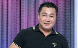 "Ông vua màn bạc" thập niên 90 Lý Hùng ở tuổi 50: Ở biệt thự 700 m2, mua cầu nâng xe tận Mỹ để đủ chỗ cho 2 xe hơi