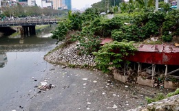 Cận cảnh những dòng sông 'đen' chảy giữa nội thành Hà Nội