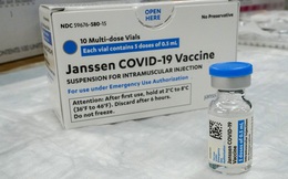 Mỹ yêu cầu dừng tiêm vaccine COVID-19 của Johnson & Johnson