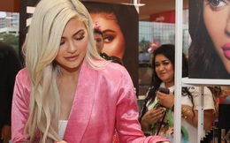 Forbes loại Kylie Jenner khỏi danh sách tỷ phú vì thổi phồng tài sản