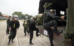 Bộ Công an chi viện 300 cảnh sát cơ động đến Bắc Giang hỗ trợ dập dịch Covid-19