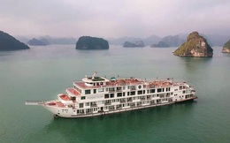 Quảng Ninh cách ly du thuyền 5 sao cùng 182 người trên vịnh Hạ Long