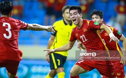Thắng kịch tính Malaysia với tỉ số 2 - 1, Việt Nam tiến sát tới tấm vé đi tiếp lịch sử!