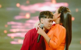 Chuyên gia truyền thông phân tích: Khủng hoảng của Phi Nhung, 6 câu hỏi cần trả lời và hình ảnh Bồ Tát của cô hoàn toàn đổ vỡ