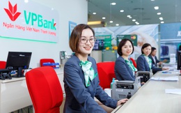 Gần 2 tháng sau khi họp Đại hội cổ đông thống nhất không chia cổ tức, ban lãnh đạo VPBank bất ngờ đổi ý