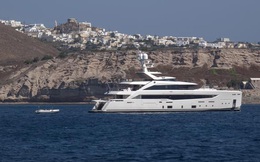 Giới nhà giàu ùn ùn đi nghỉ hậu Covid, cảng Hy Lạp đông nghẹt siêu du thuyền