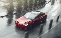 Chuyện về chiếc Tesla tự động mở cửa sổ giữa trời mưa gây xôn xao cộng đồng mạng Trung Quốc