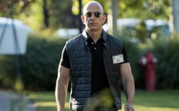 Cựu trợ lý Jeff Bezos kể về sếp cũ: 'Ông ấy như chú cún con, chạy lòng vòng và không bao giờ thấy mệt'