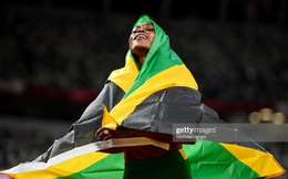 Nữ hoàng tốc độ Jamaica lấy bình luận tiêu cực làm năng lượng, phá kỷ lục 33 năm của điền kinh Olympic