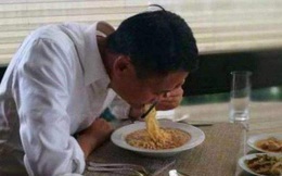 Vì sao tỷ phú Jack Ma ăn trưa tinh giản, chỉ có mì xào và tỏi?