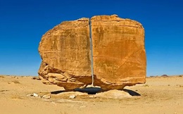 Khối đá vạn năm tuổi, nặng cả trăm tấn bị chia đôi hoàn hảo bởi vết cắt bí ẩn