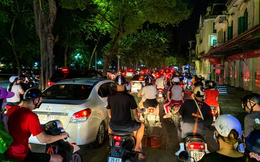 Những người tập trung ra đường đêm Trung thu ở Hà Nội cần tự theo dõi sức khoẻ