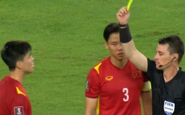 Trọng tài đã quá nặng tay khi thổi phạt penalty ĐTQG Việt Nam và truất quyền thi đấu Duy Mạnh?
