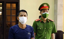 Hà Nội: Gã đàn ông bóp cổ công an, cầm gạch đe dọa đòi "thông chốt" kiểm soát dịch lĩnh án 33 tháng tù giam