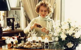 Estee Lauder - Người Do Thái được xưng tụng là 'nữ hoàng mỹ phẩm: Từng đổ nước hoa ra sàn để bán, bà chủ của loạt thương hiệu từ MAC, DKNY đến Tom Ford