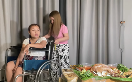 Vừa về Việt Nam, Quỳnh Trần JP bất ngờ gặp tai nạn phải ngồi xe lăn: "Trật ngược cái chân lên luôn", tủi thân tới mức bật khóc