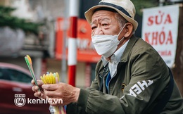 Chuyện đời cụ ông mỗi ca bán 175 chiếc bút tại ngã tư phố Khâm Thiên: “Với tôi, đi làm là nghỉ ngơi còn nằm nhà là chán chường”