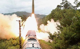 Tàu hỏa mang tên lửa của Triều Tiên lộ diện, phóng 2 quả đạn trong cuộc tập trận vừa diễn ra