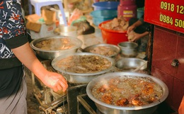 28 Tết bà nội trợ đi chợ Hàng Bè mua mấy món lên mâm cúng bất ngờ vì giá tăng, riêng món chim quay đắt hơn 10k, dự đoán mai còn tăng tiếp