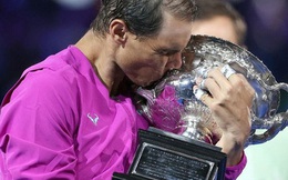 Ngược dòng siêu kịch tính ở chung kết Australian Open, Nadal vượt Federer và Djokovic để cán mốc vĩ đại nhất lịch sử quần vợt nam