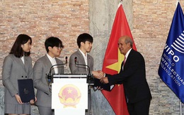 TỰ HÀO: 3 học sinh Việt Nam sáng chế mũ cách ly di động cực xịn, nhận luôn giải thưởng danh giá chưa từng có của Tổ chức Sở hữu trí tuệ Thế giới
