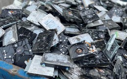 Hàng triệu ổ cứng đổ ra môi trường: Nỗi nhức nhối về rác thải công nghệ của các Big Tech
