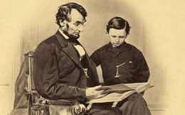 15 lời ‘khẩn cầu’ của Tổng thống Abraham Lincoln gửi tới thầy giáo của con trai, gần 200 năm vẫn còn nguyên giá trị: Muốn con nên người, cha mẹ nào cũng nên đọc!