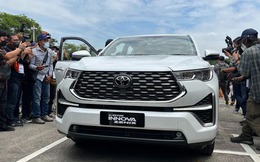 Toyota Innova 2023 ra mắt: Nhiều trang bị như xe sang, giá quy đổi từ 660 triệu đồng