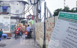 Người dân khổ sở đi lại qua 'ma trận' ga ngầm S12 đường sắt Nhổn - Ga Hà Nội