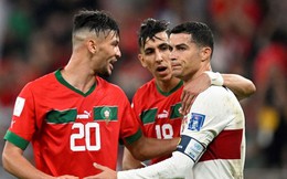 Vì sao Ronaldo và 9 ngôi sao Bồ Đào Nha không về nước sau thất bại ở World Cup 2022?