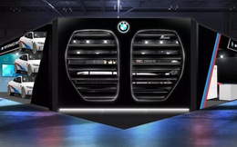 BMW thách thức antifan: Triển lãm cả mô hình lưới tản nhiệt to cao như nhà tầng