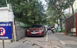 Nhiều quận ở Hà Nội bắt đầu dẹp bãi xe ô tô trên vỉa hè