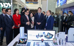 Thủ tướng: Samsung cần coi Việt Nam là cứ điểm quan trọng