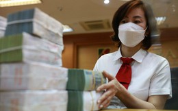 Lãi suất tiết kiệm vọt tăng tới hơn 12%/năm