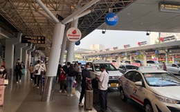 Lý do bất ngờ khiến khách tại sân bay Tân Sơn Nhất khó đón taxi về nhà dịp sau Tết