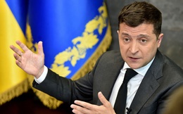 NÓNG: Tổng thống Ukraine tuyên bố về việc tổng động viên toàn bộ lực lượng vũ trang