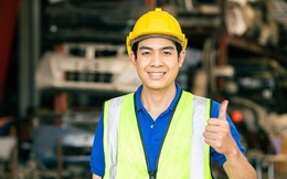 Nhân viên một công ty được vinh danh là ‘kiểu mẫu’ vì làm việc 12 tiếng/ngày, 30 ngày/tháng, dân mạng sôi sục gọi là ‘kẻ phản bội sức lao động’