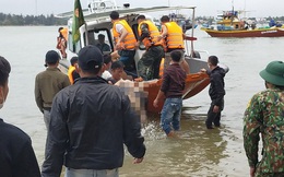 Tìm thấy thêm thi thể bé gái 3 tuổi trong vụ chìm cano du lịch chở 39 người
