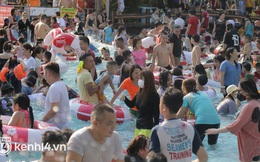 Ảnh: TP.HCM nắng nóng oi bức, công viên nước Đầm Sen đông nghẹt người đi “giải nhiệt” vào mùng 4 Tết