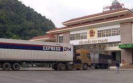 Hơn 100 xe hàng xuất đi Trung Quốc qua các cửa khẩu ở Lạng Sơn dịp đầu năm