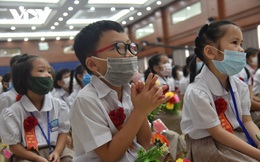 Học sinh từ lớp 1 đến lớp 6 thuộc 18 huyện, thị xã của Hà Nội trở lại trường học trực tiếp