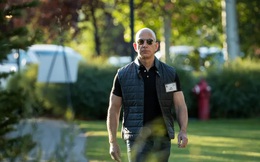 Tỷ phú Jeff Bezos bị dân Hà Lan dọa ném trứng thối vào du thuyền nửa tỷ USD sau tin tháo dỡ cầu cổ